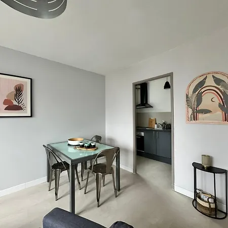 Le Primaubois - 2 & Parking - Centre La Primaube Apartmán *